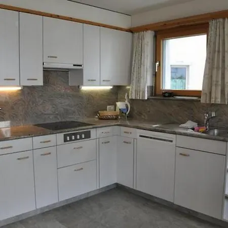 Apartamento Chesa Semnadur H5 By Interhome