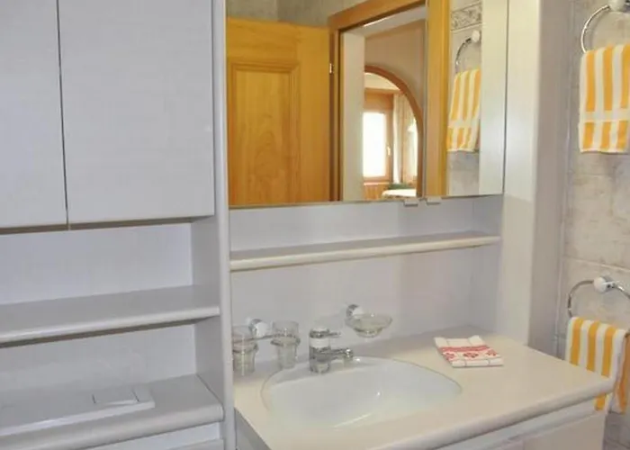 Chesa Semnadur H5 By Interhome *